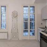 Sotto Casa C'e Mentre Dentro Abita Bukowski *