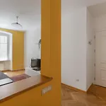 Sotto Casa C'e Mentre Dentro Abita Bukowski *