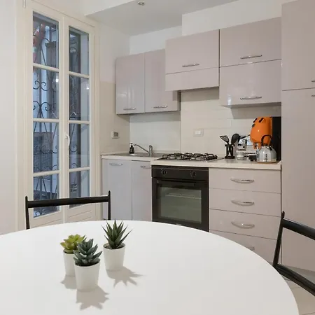 Charme Bukowski, A Centro Con Parcheggio Apartament Triest