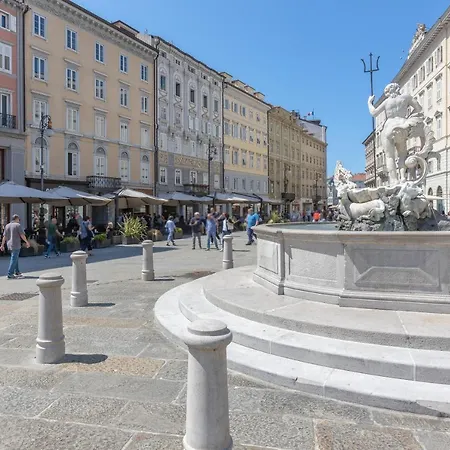 Charme Bukowski, A Centro Con Parcheggio Apartment Triest