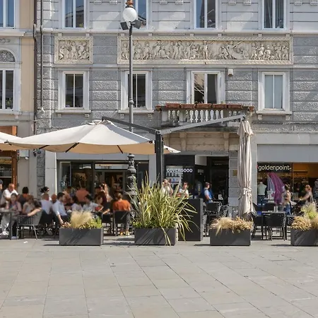 Sotto Casa C'e Mentre Dentro Abita Bukowski *